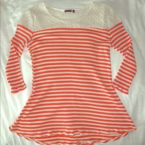 Lace/stripes women’s XL shirt
